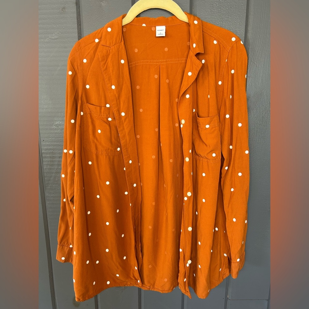 Old Navy polka dot button up